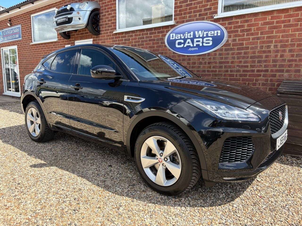 A 2019 JAGUAR E-PACE 2.0 P200 R-Dynamic S SUV 5dr Petrol Auto AWD Euro 6 (s/s) (200 ps) A 2019 JAGUAR E-PACE 2.0 P200 R-Dynamic S SUV 5dr Petrol Auto AWD Euro 6 (s/s) (200 ps)