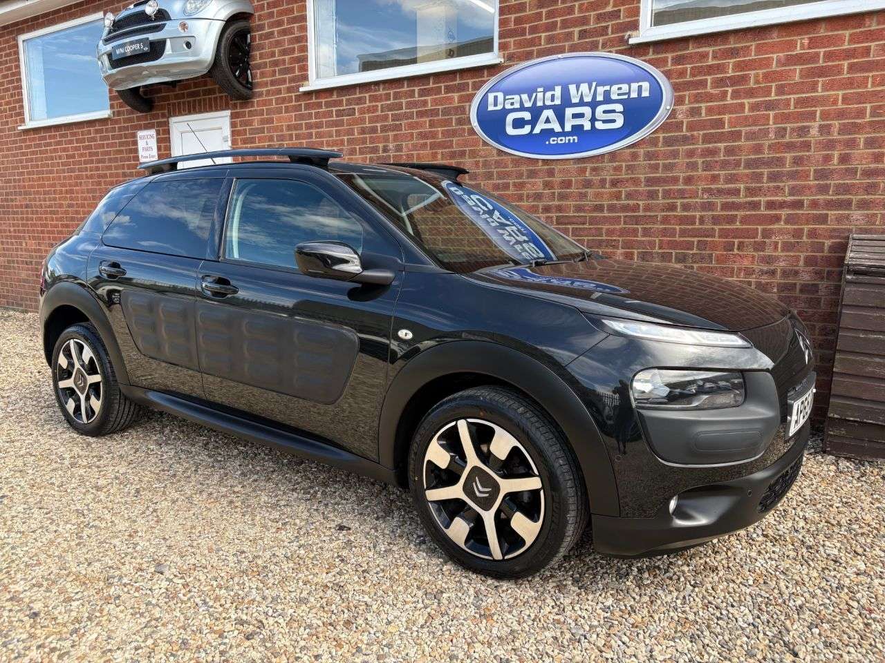 A 2016 CITROEN C4 CACTUS 1.6 BlueHDi Flair Hatchback 5dr Diesel Manual Euro 6 (100 ps) A 2016 CITROEN C4 CACTUS 1.6 BlueHDi Flair Hatchback 5dr Diesel Manual Euro 6 (100 ps)