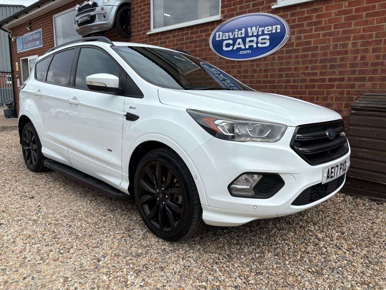 A 2017 FORD KUGA 2.0 TDCi ST-Line X SUV 5dr Diesel Manual AWD Euro 6 (s/s) (180 ps) A 2017 FORD KUGA 2.0 TDCi ST-Line X SUV 5dr Diesel Manual AWD Euro 6 (s/s) (180 ps)