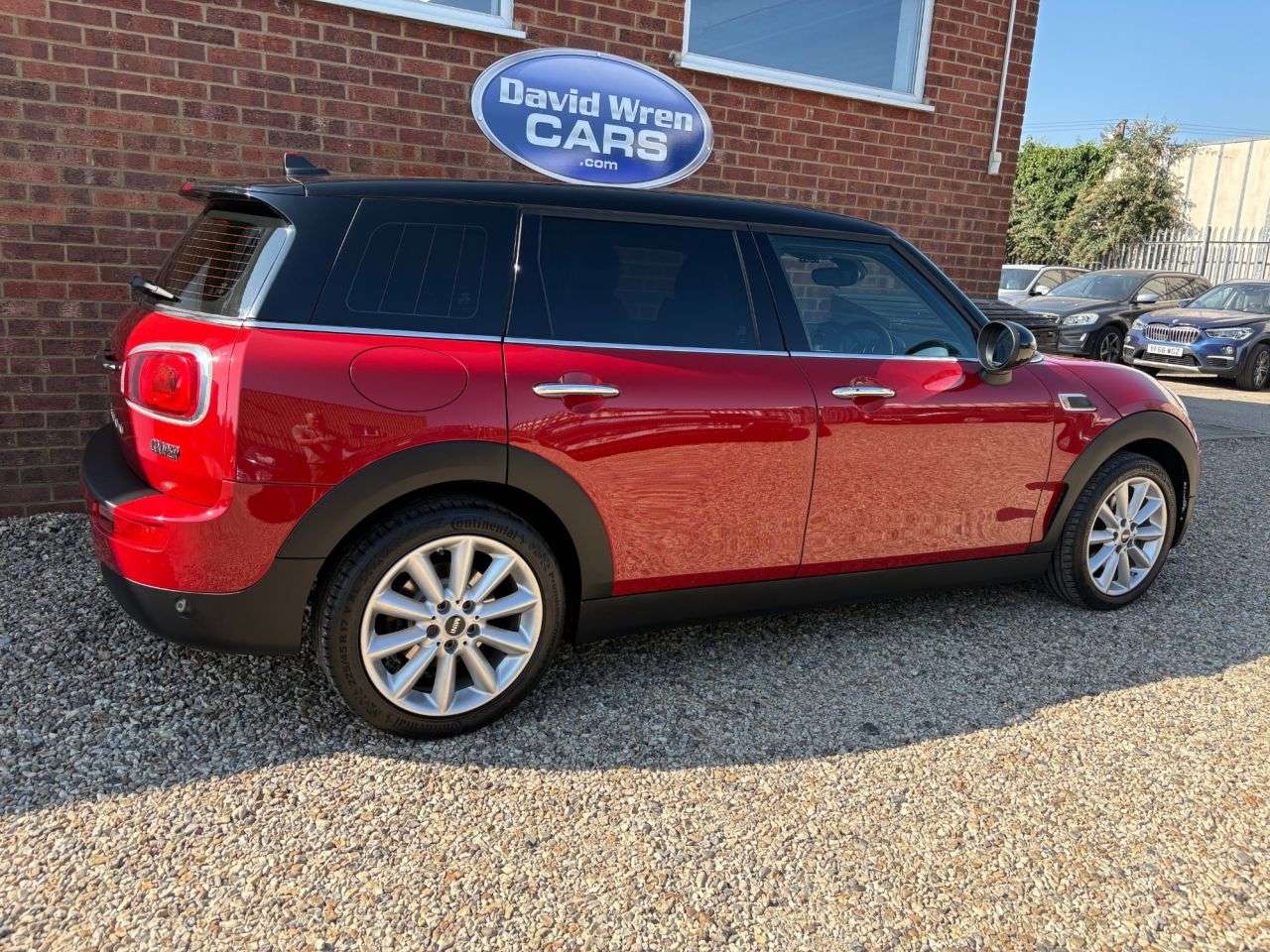 2017 MINI CLUBMAN 2017 MINI CLUBMAN