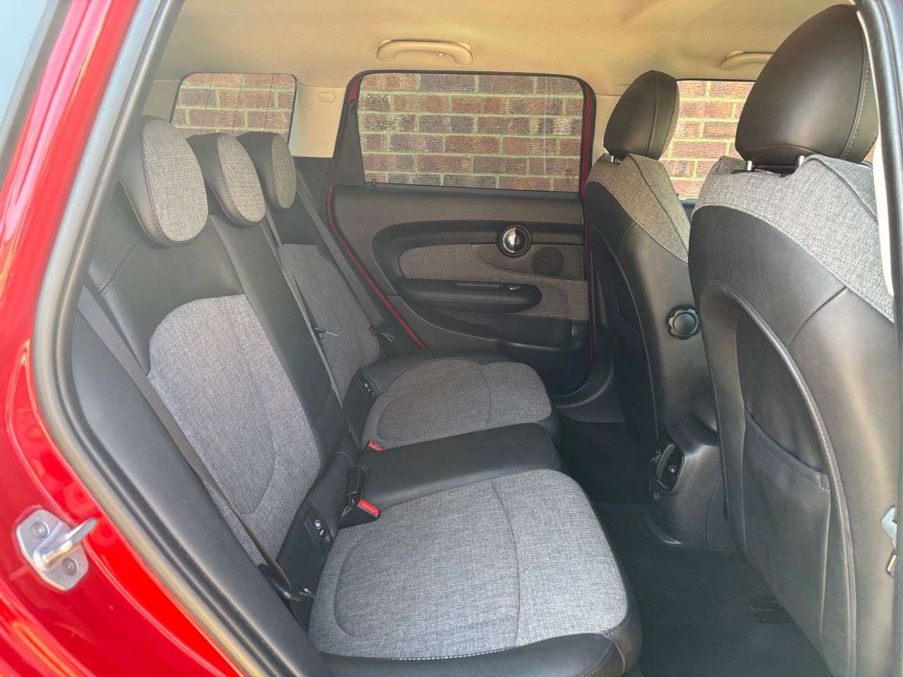 2017 MINI CLUBMAN 2017 MINI CLUBMAN