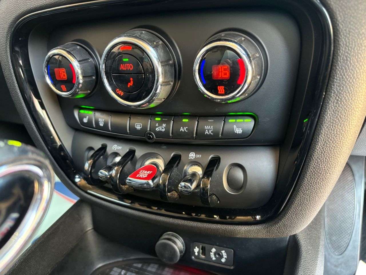 2017 MINI CLUBMAN 2017 MINI CLUBMAN