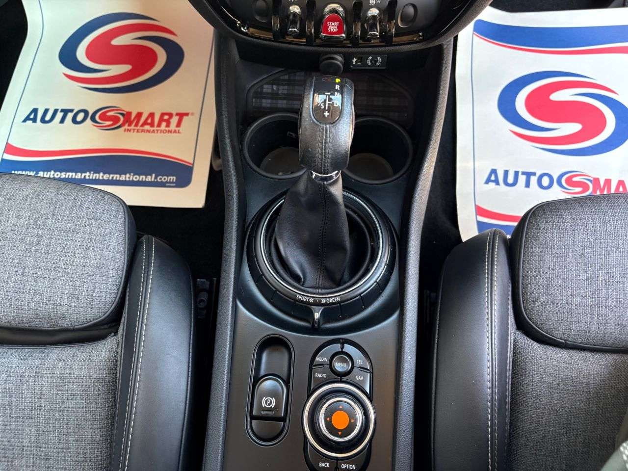 2017 MINI CLUBMAN 2017 MINI CLUBMAN