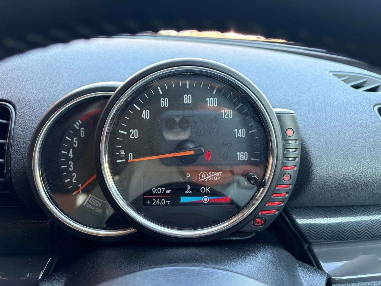 2017 MINI CLUBMAN 2017 MINI CLUBMAN