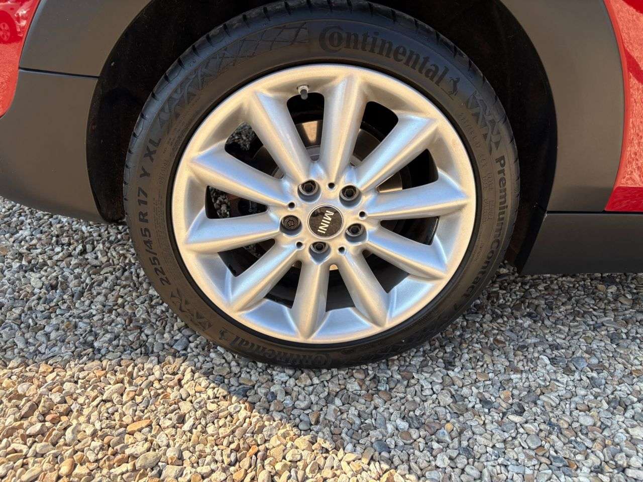 2017 MINI CLUBMAN 2017 MINI CLUBMAN