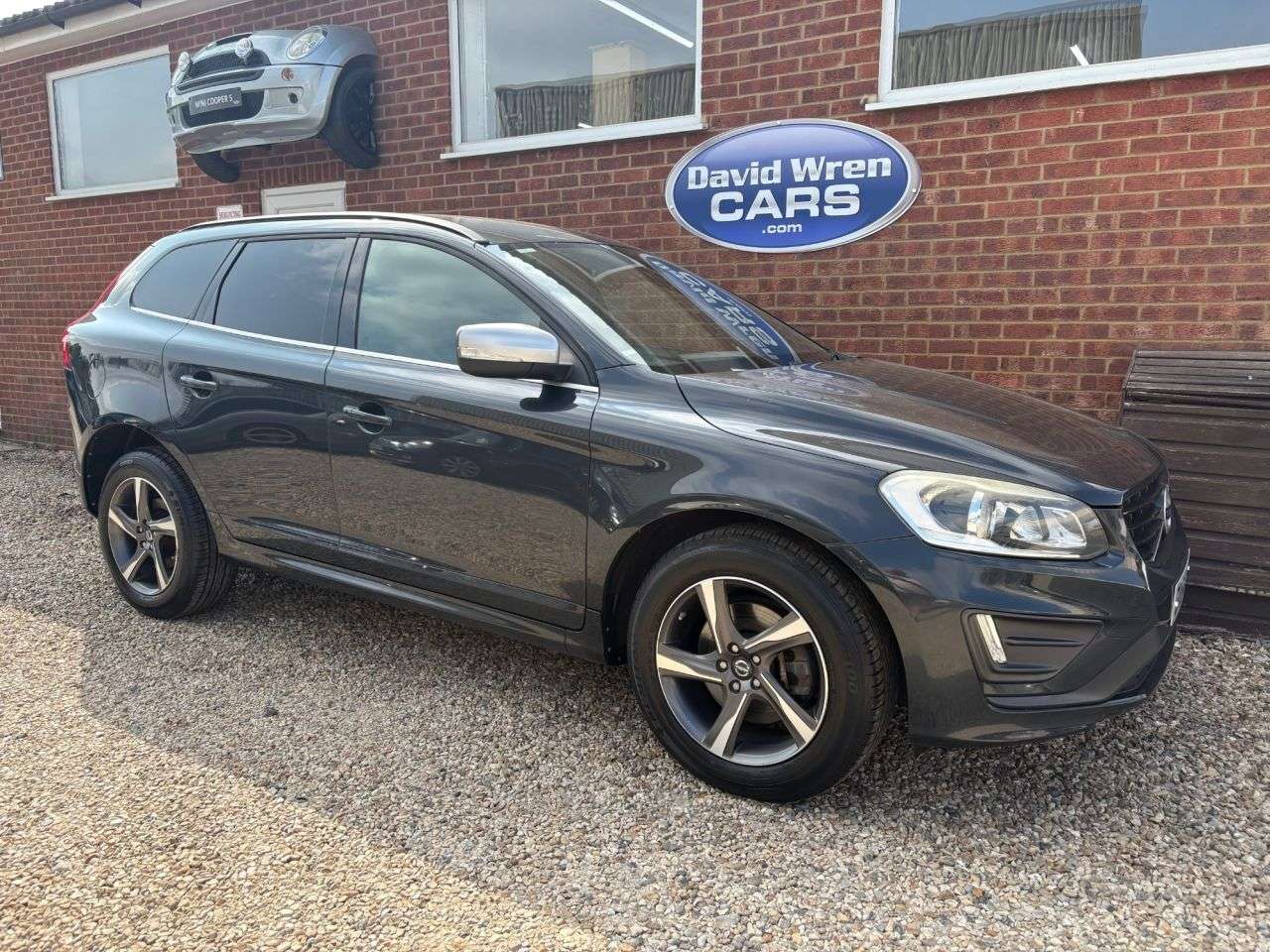A 2014 VOLVO XC60 2.0 D4 R-Design Nav SUV 5dr Diesel Geartronic Euro 6 (s/s) (181 ps) A 2014 VOLVO XC60 2.0 D4 R-Design Nav SUV 5dr Diesel Geartronic Euro 6 (s/s) (181 ps)