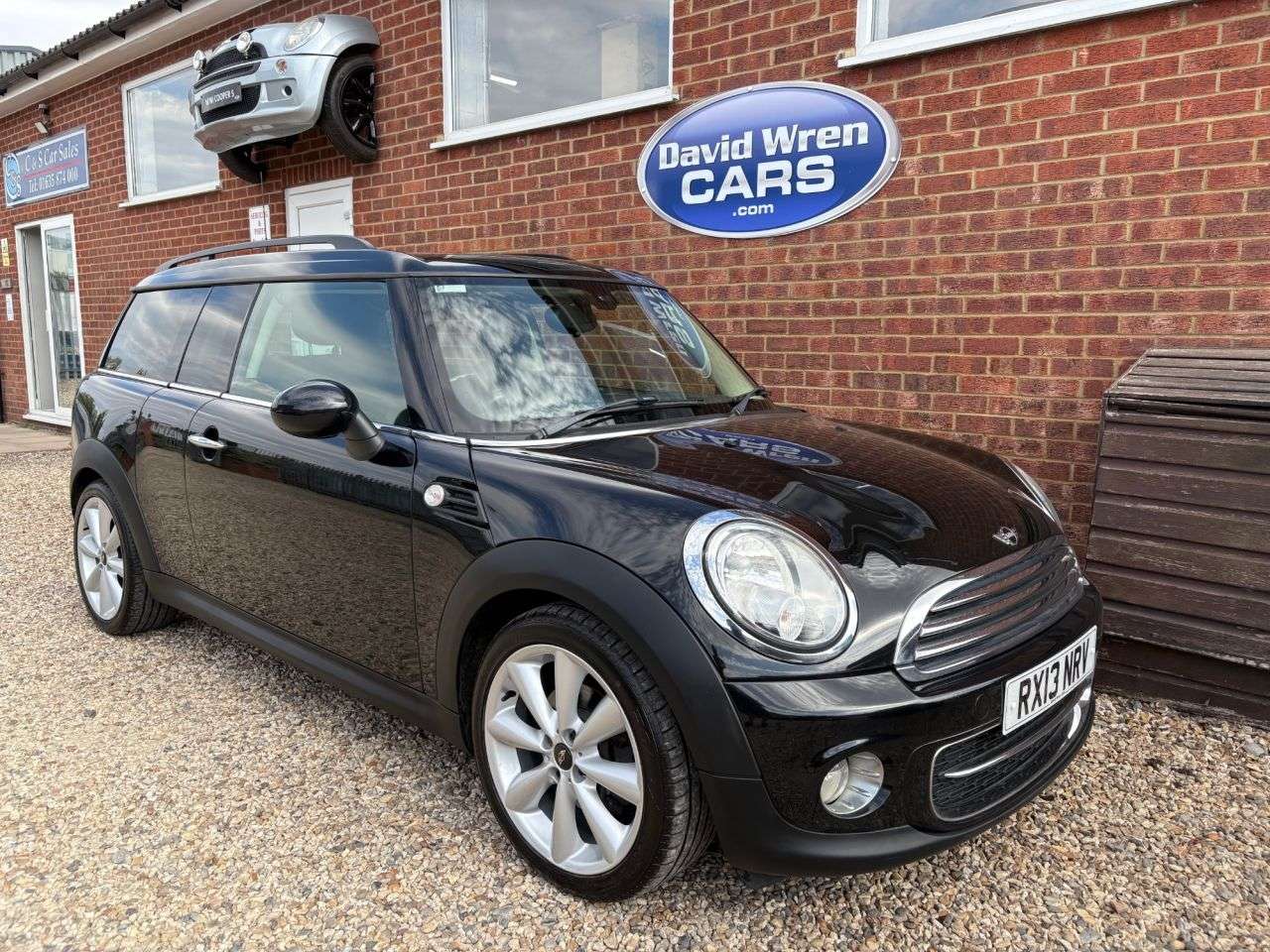 A 2013 MINI CLUBMAN 1.6 Cooper D Estate 5dr Diesel Manual Euro 5 (s/s) (112 ps) A 2013 MINI CLUBMAN 1.6 Cooper D Estate 5dr Diesel Manual Euro 5 (s/s) (112 ps)