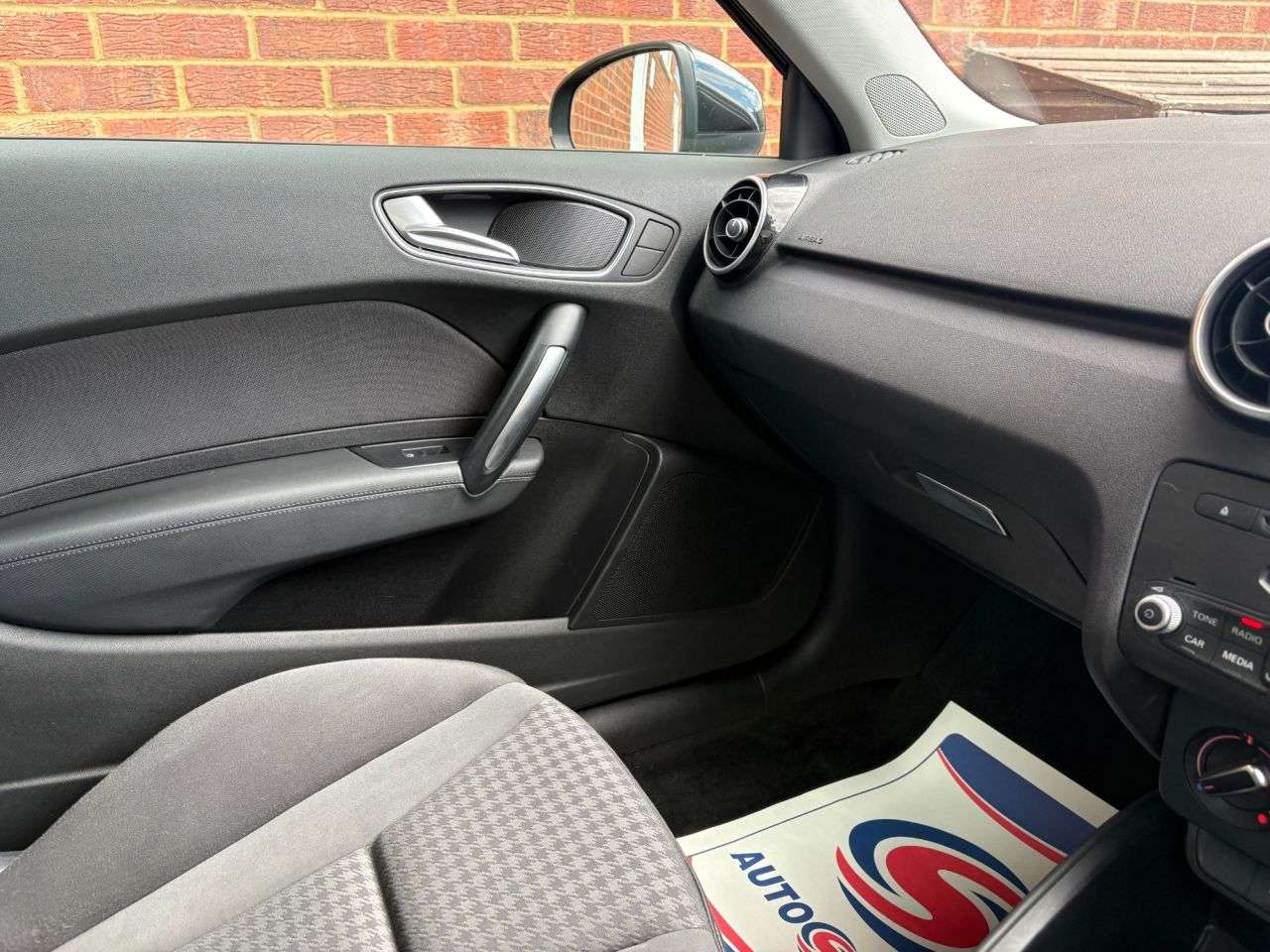 2011 AUDI A1 2011 AUDI A1