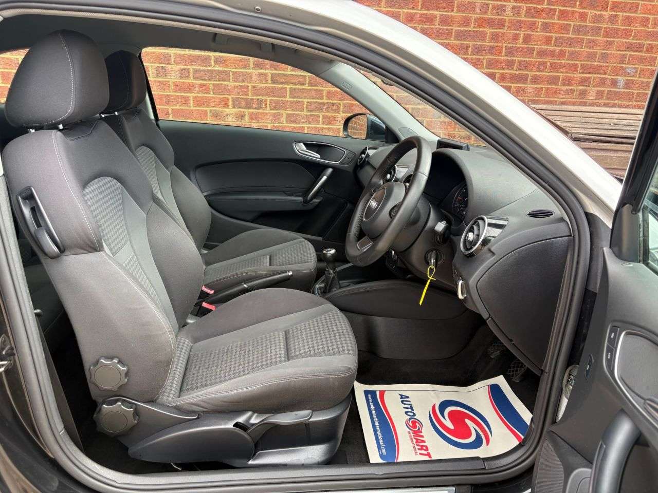 2011 AUDI A1 2011 AUDI A1