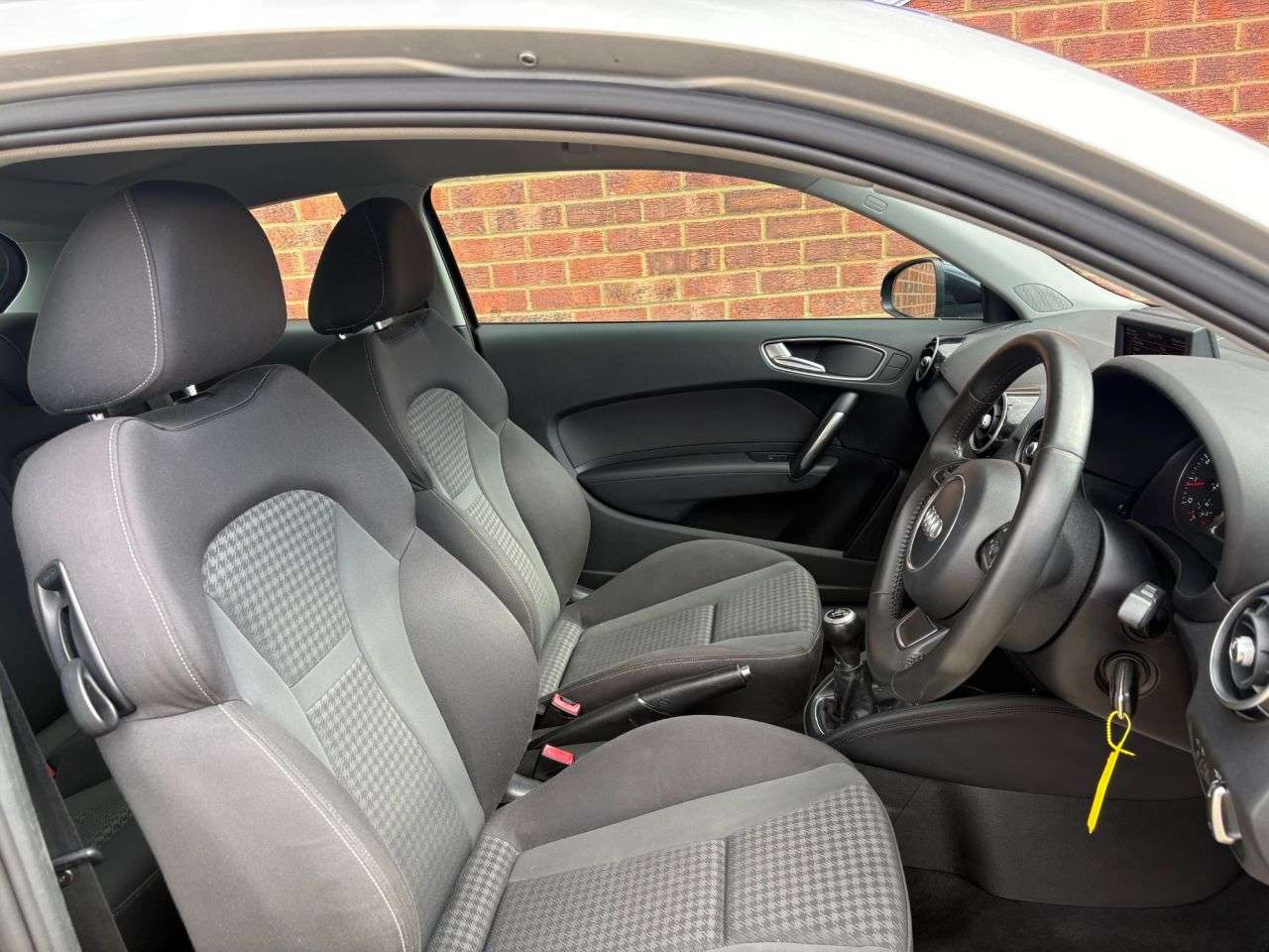 2011 AUDI A1 2011 AUDI A1