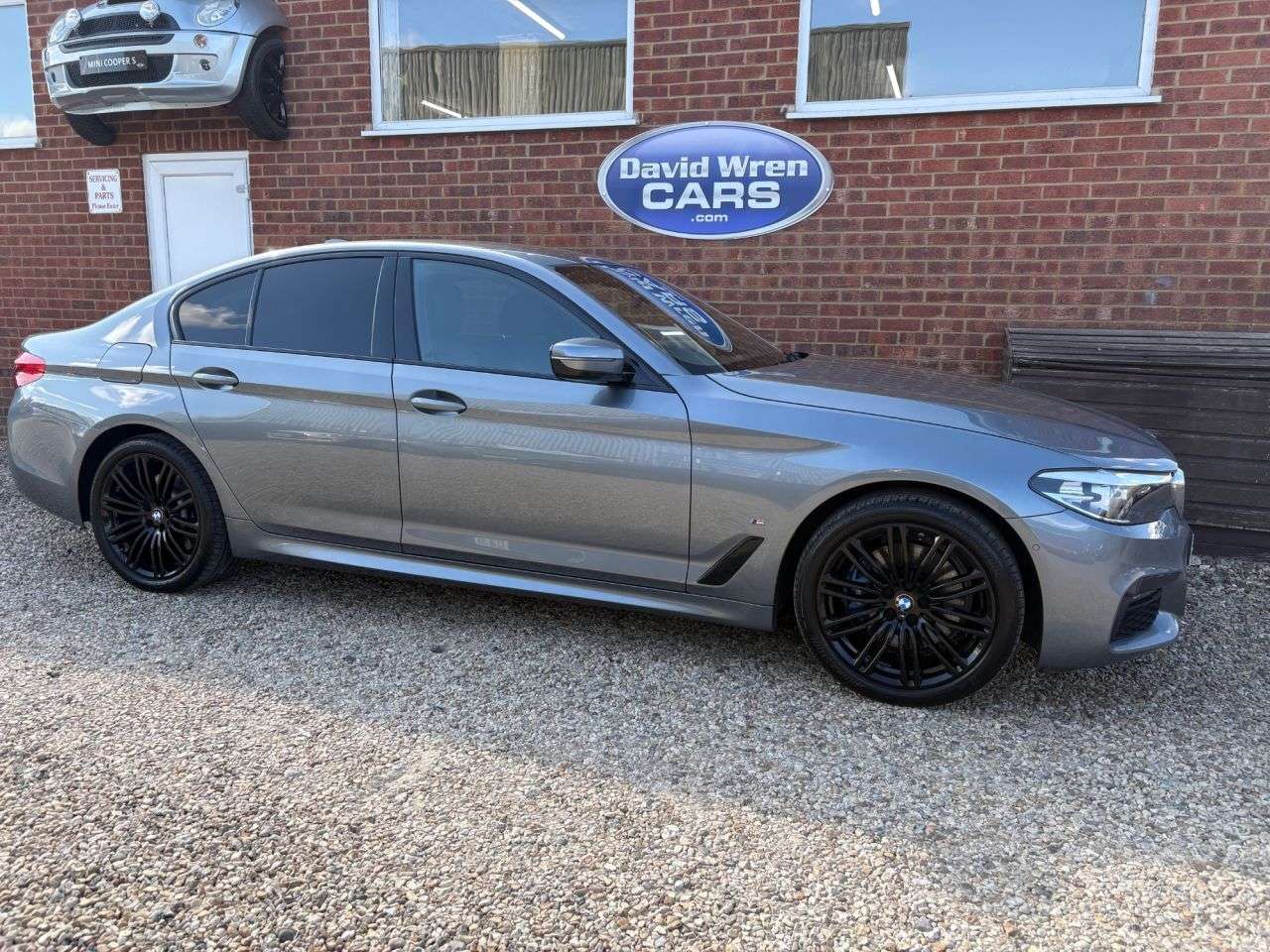 A 2019 BMW 5 SERIES 2.0 530e 9.2kWh M Sport Saloon 4dr Petrol Plug-in Hybrid Auto Euro 6 (s/s) A 2019 BMW 5 SERIES 2.0 530e 9.2kWh M Sport Saloon 4dr Petrol Plug-in Hybrid Auto Euro 6 (s/s)