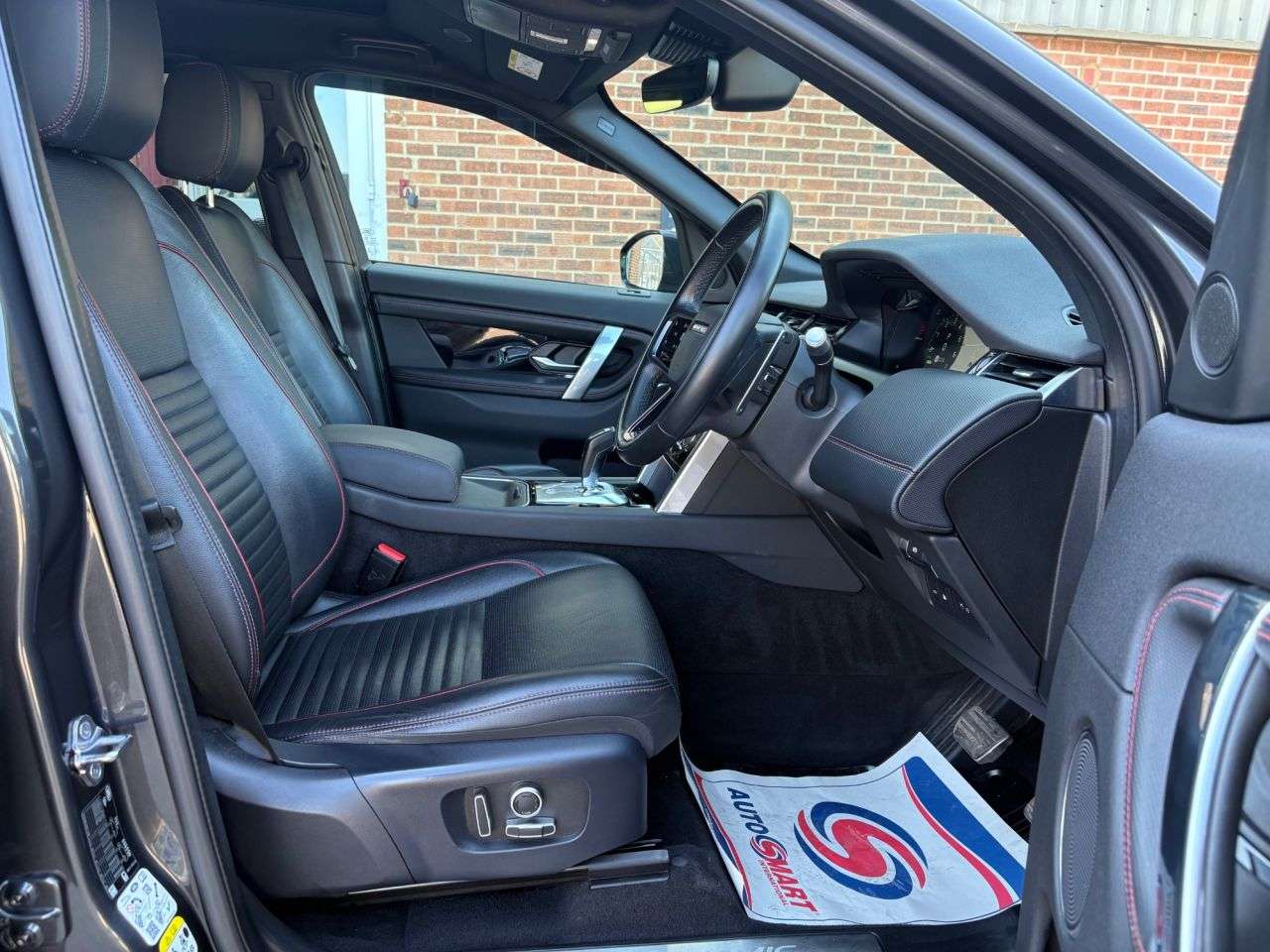 A 2021 LAND ROVER DISCOVERY SPORT 1.5 P300e 12.2kWh R-Dynamic SE SUV 5dr Petrol Plug-in Hybrid Auto 4WD Euro A 2021 LAND ROVER DISCOVERY SPORT 1.5 P300e 12.2kWh R-Dynamic SE SUV 5dr Petrol Plug-in Hybrid Auto 4WD Euro