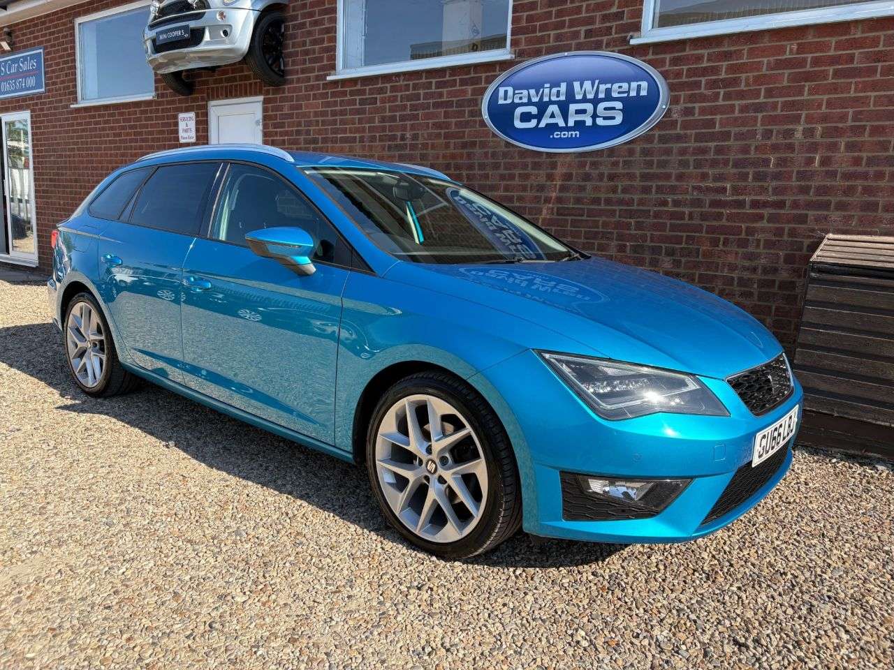 A 2016 SEAT LEON 2.0 TDI FR Sport Tourer 5dr Diesel Manual Euro 6 (s/s) (150 ps) A 2016 SEAT LEON 2.0 TDI FR Sport Tourer 5dr Diesel Manual Euro 6 (s/s) (150 ps)