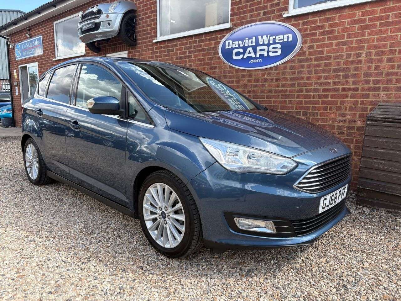 A 2018 FORD C-MAX 1.0T EcoBoost GPF Titanium MPV 5dr Petrol Manual Euro 6 (s/s) (100 ps) A 2018 FORD C-MAX 1.0T EcoBoost GPF Titanium MPV 5dr Petrol Manual Euro 6 (s/s) (100 ps)