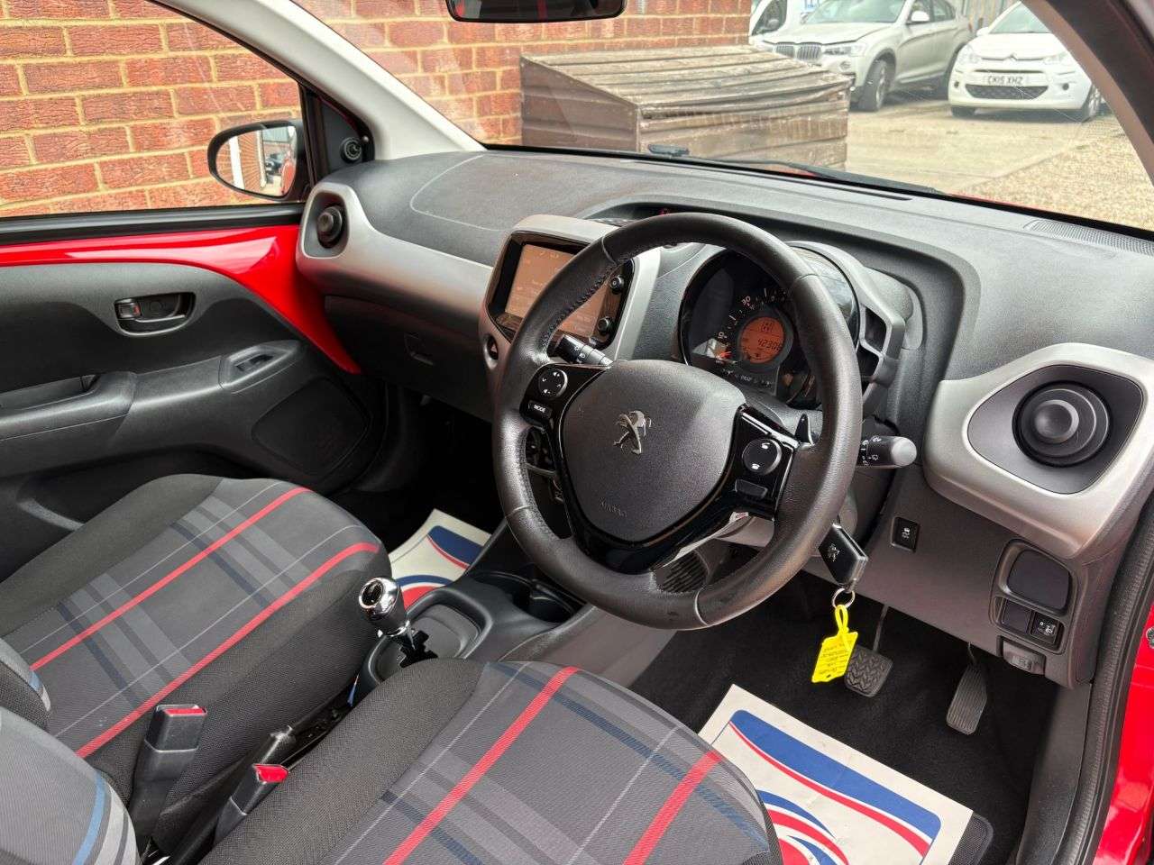 2016 PEUGEOT 108 2016 PEUGEOT 108