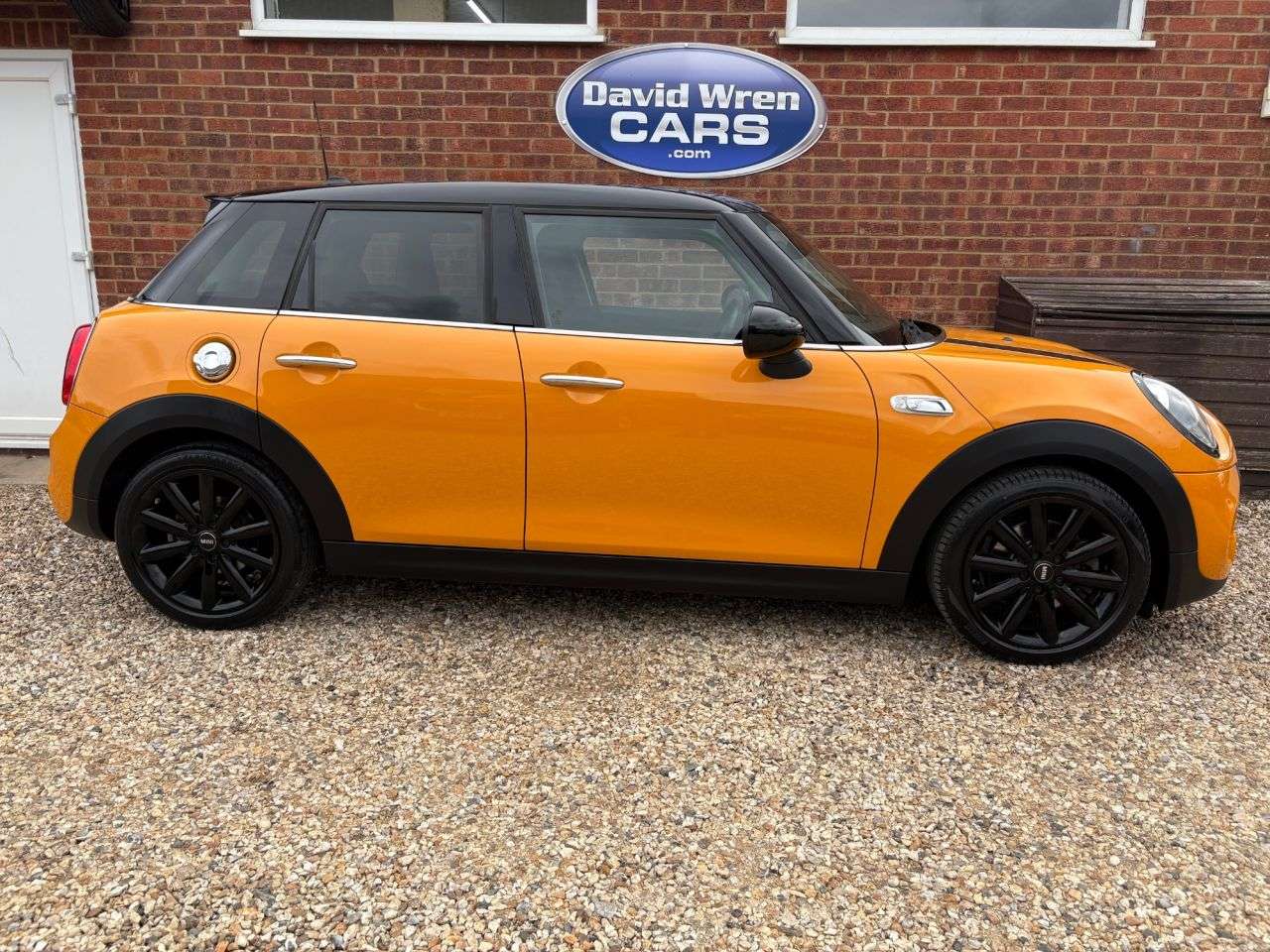 A 2015 MINI HATCH 2.0 Cooper SD Hatchback 5dr Diesel Manual Euro 6 (s/s) (170 ps) A 2015 MINI HATCH 2.0 Cooper SD Hatchback 5dr Diesel Manual Euro 6 (s/s) (170 ps)