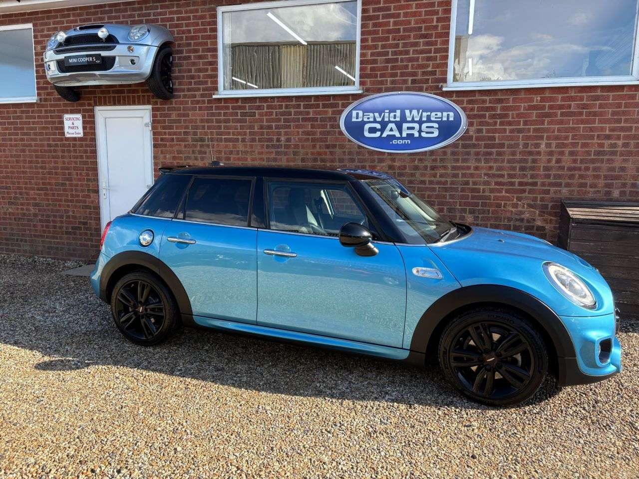 A 2017 MINI HATCH 2.0 Cooper S Hatchback 5dr Petrol Manual Euro 6 (s/s) (192 ps) A 2017 MINI HATCH 2.0 Cooper S Hatchback 5dr Petrol Manual Euro 6 (s/s) (192 ps)