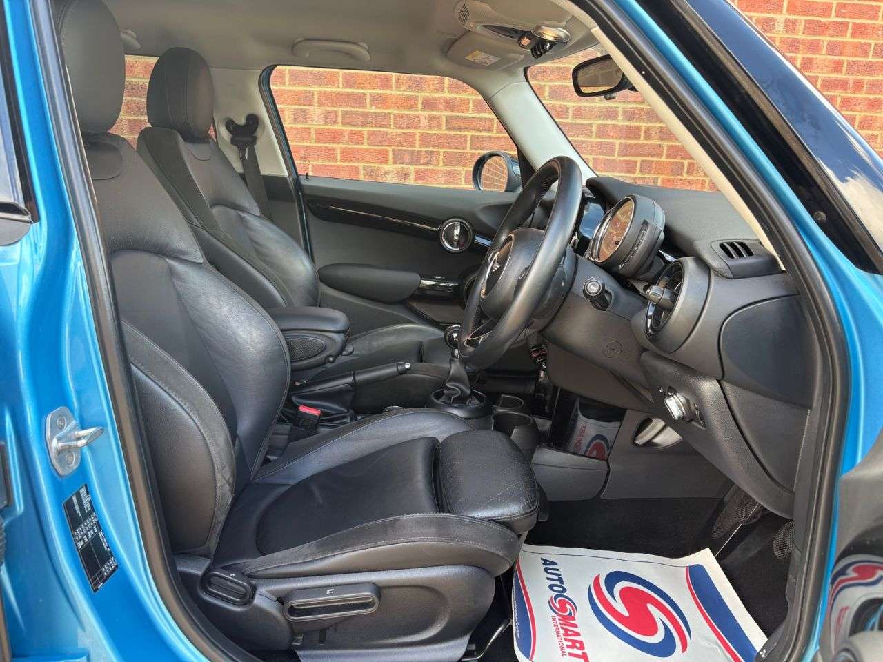 A 2017 MINI HATCH 2.0 Cooper S Hatchback 5dr Petrol Manual Euro 6 (s/s) (192 ps) A 2017 MINI HATCH 2.0 Cooper S Hatchback 5dr Petrol Manual Euro 6 (s/s) (192 ps)