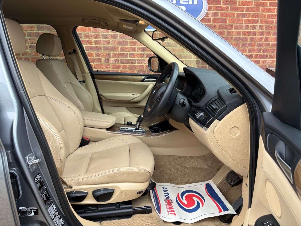 A 2013 BMW X3 2.0 20d SE SUV 5dr Diesel Auto xDrive Euro 5 (s/s) (184 ps) A 2013 BMW X3 2.0 20d SE SUV 5dr Diesel Auto xDrive Euro 5 (s/s) (184 ps)