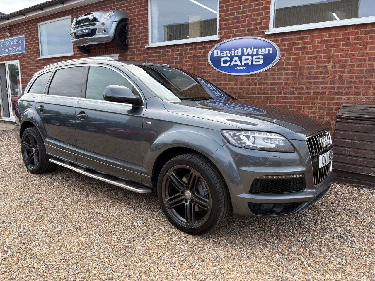 A 2011 AUDI Q7 3.0 TDI V6 S line SUV 5dr Diesel Tiptronic quattro Euro 5 (240 ps) A 2011 AUDI Q7 3.0 TDI V6 S line SUV 5dr Diesel Tiptronic quattro Euro 5 (240 ps)