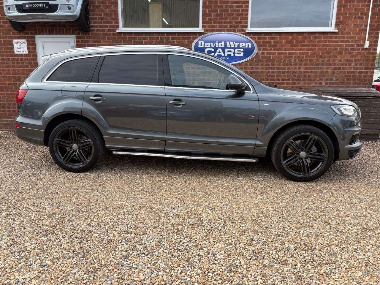 A 2011 AUDI Q7 3.0 TDI V6 S line SUV 5dr Diesel Tiptronic quattro Euro 5 (240 ps) A 2011 AUDI Q7 3.0 TDI V6 S line SUV 5dr Diesel Tiptronic quattro Euro 5 (240 ps)