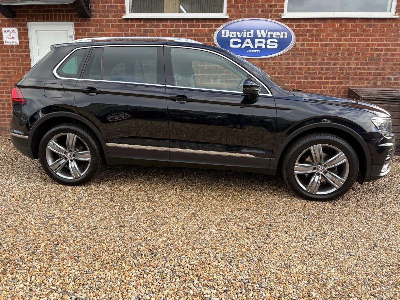 2017 VOLKSWAGEN TIGUAN 2017 VOLKSWAGEN TIGUAN