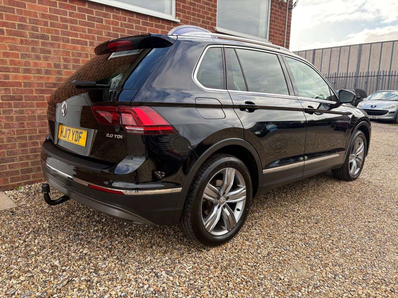 2017 VOLKSWAGEN TIGUAN 2017 VOLKSWAGEN TIGUAN