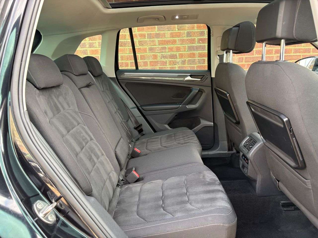 2017 VOLKSWAGEN TIGUAN 2017 VOLKSWAGEN TIGUAN
