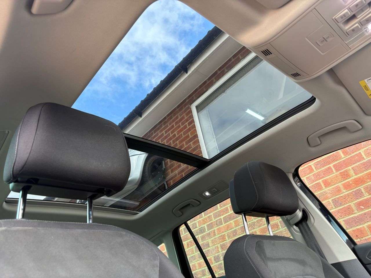 2017 VOLKSWAGEN TIGUAN 2017 VOLKSWAGEN TIGUAN