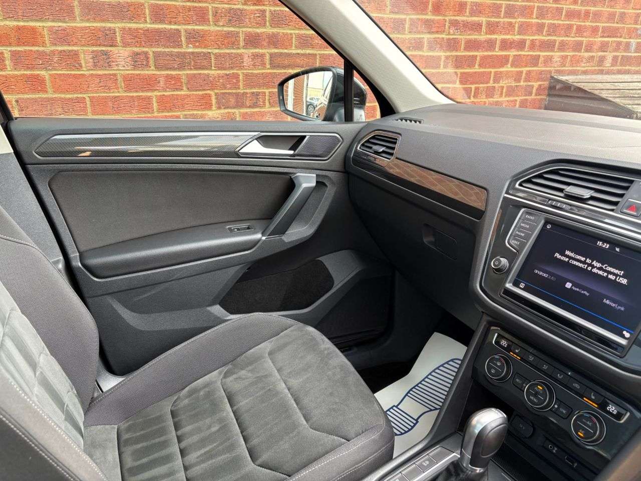 2017 VOLKSWAGEN TIGUAN 2017 VOLKSWAGEN TIGUAN