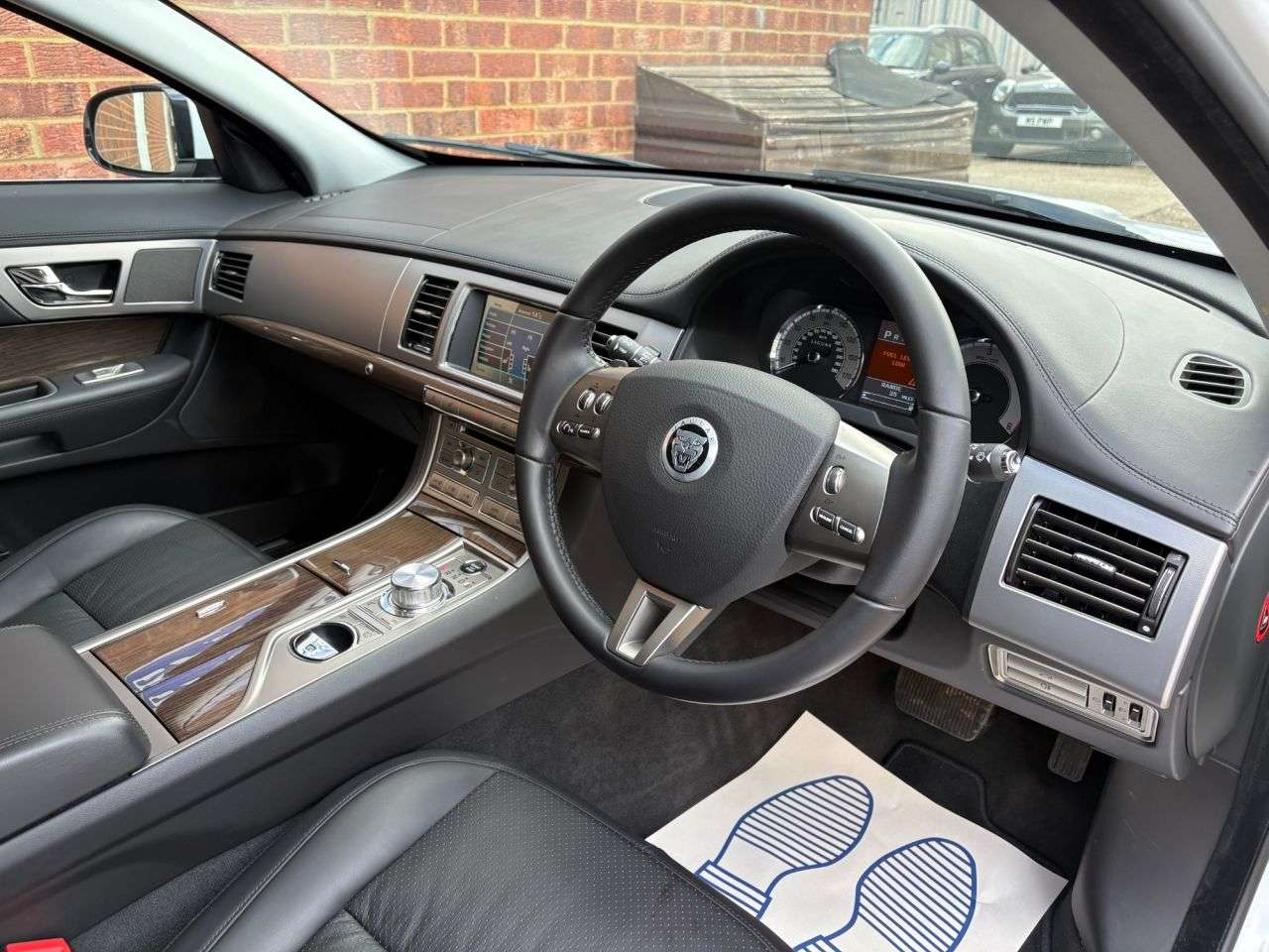 2011 JAGUAR XF 2011 JAGUAR XF