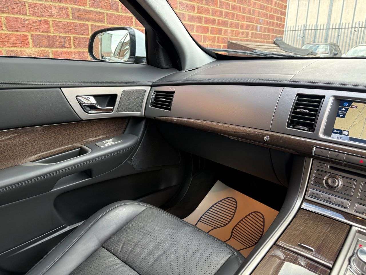 2011 JAGUAR XF 2011 JAGUAR XF