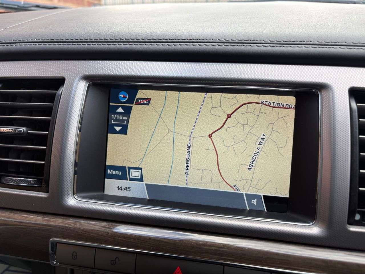 2011 JAGUAR XF 2011 JAGUAR XF
