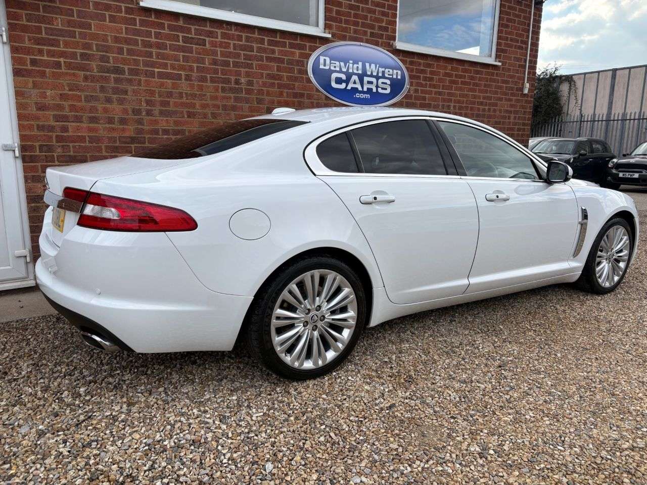 2011 JAGUAR XF 2011 JAGUAR XF
