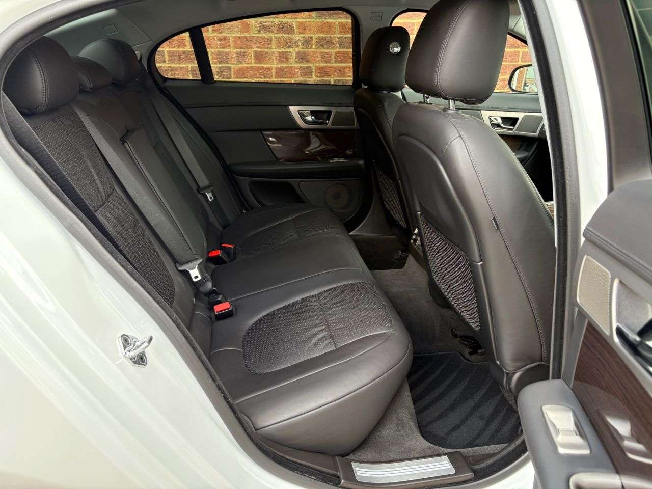 2011 JAGUAR XF 2011 JAGUAR XF