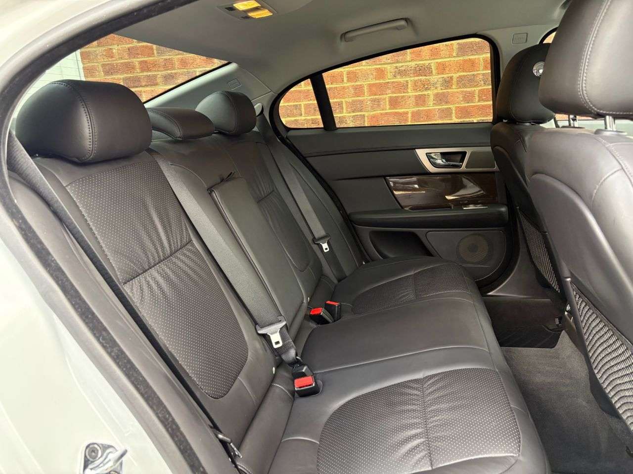 2011 JAGUAR XF 2011 JAGUAR XF