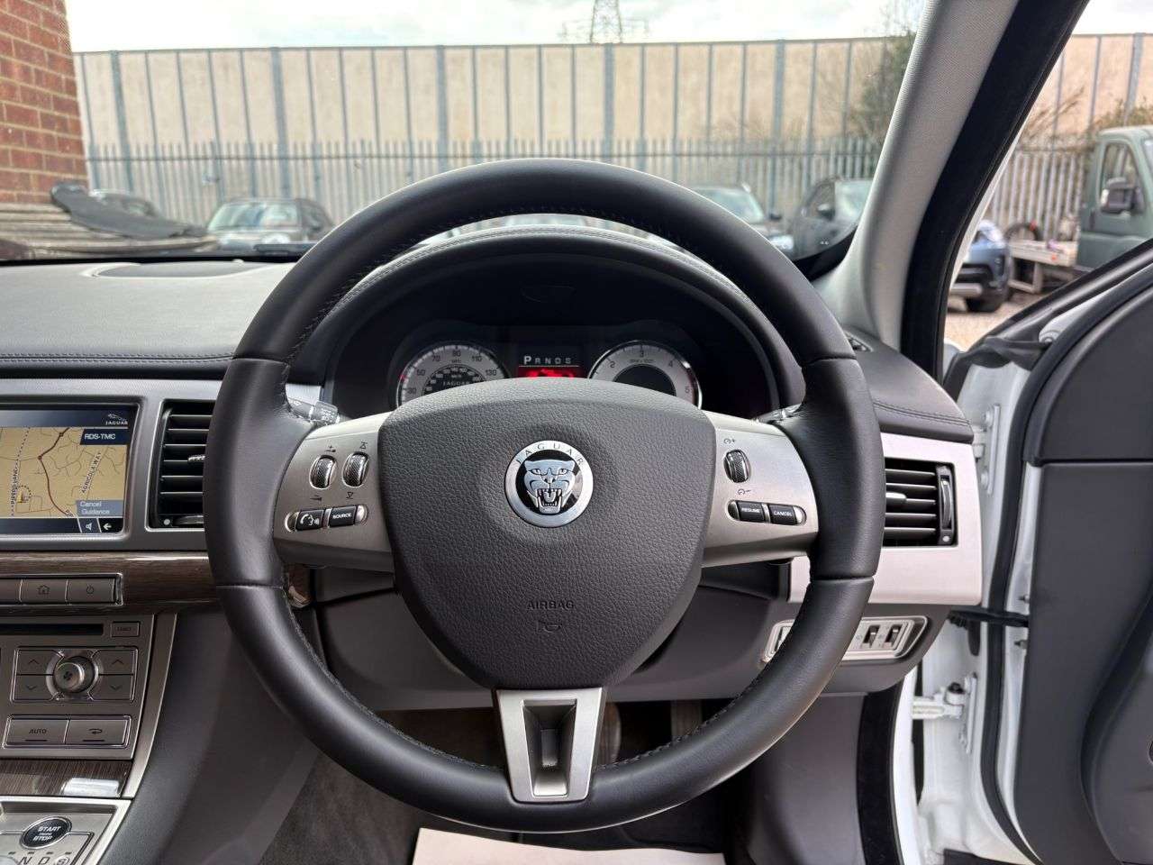 2011 JAGUAR XF 2011 JAGUAR XF
