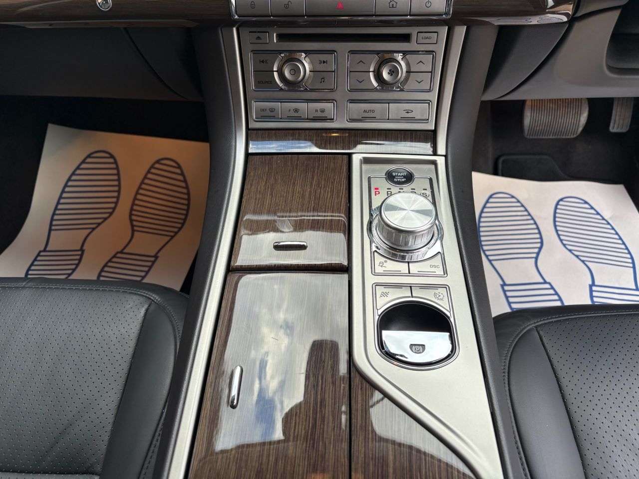 2011 JAGUAR XF 2011 JAGUAR XF
