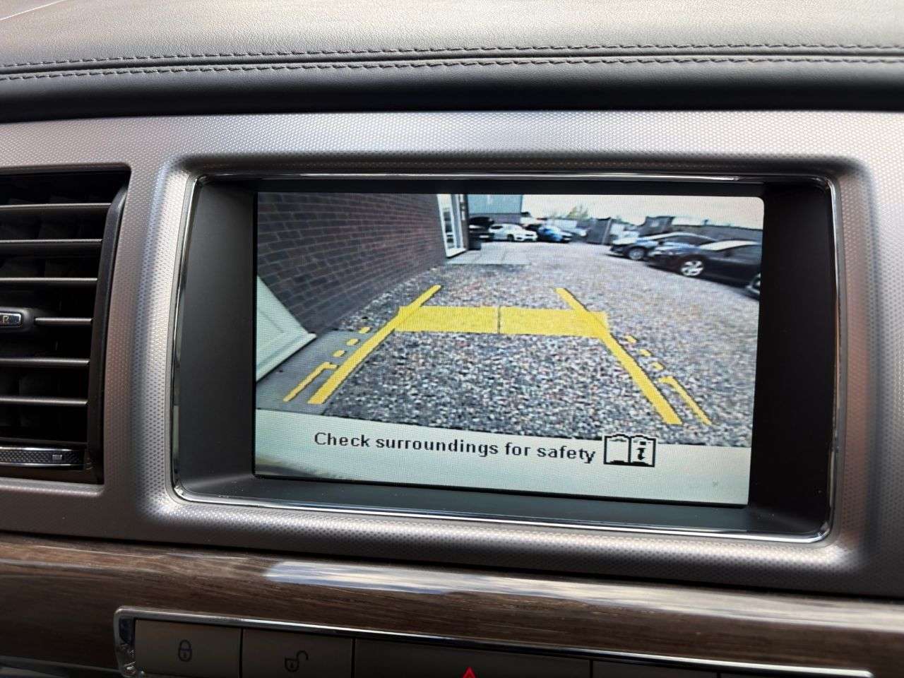 2011 JAGUAR XF 2011 JAGUAR XF