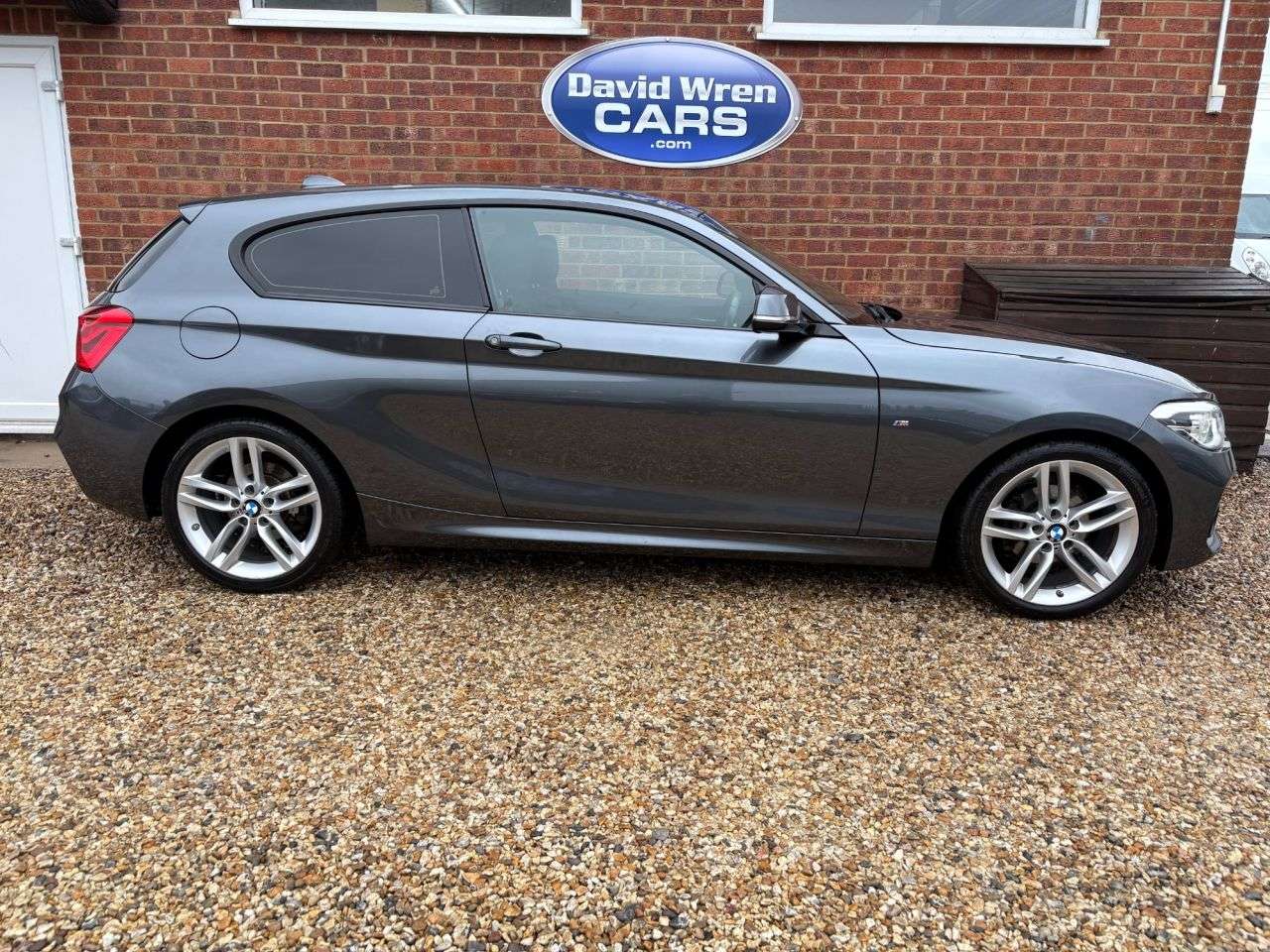 A 2016 BMW 1 SERIES 2.0 118d M Sport Hatchback 3dr Diesel Auto Euro 6 (s/s) (150 ps) A 2016 BMW 1 SERIES 2.0 118d M Sport Hatchback 3dr Diesel Auto Euro 6 (s/s) (150 ps)