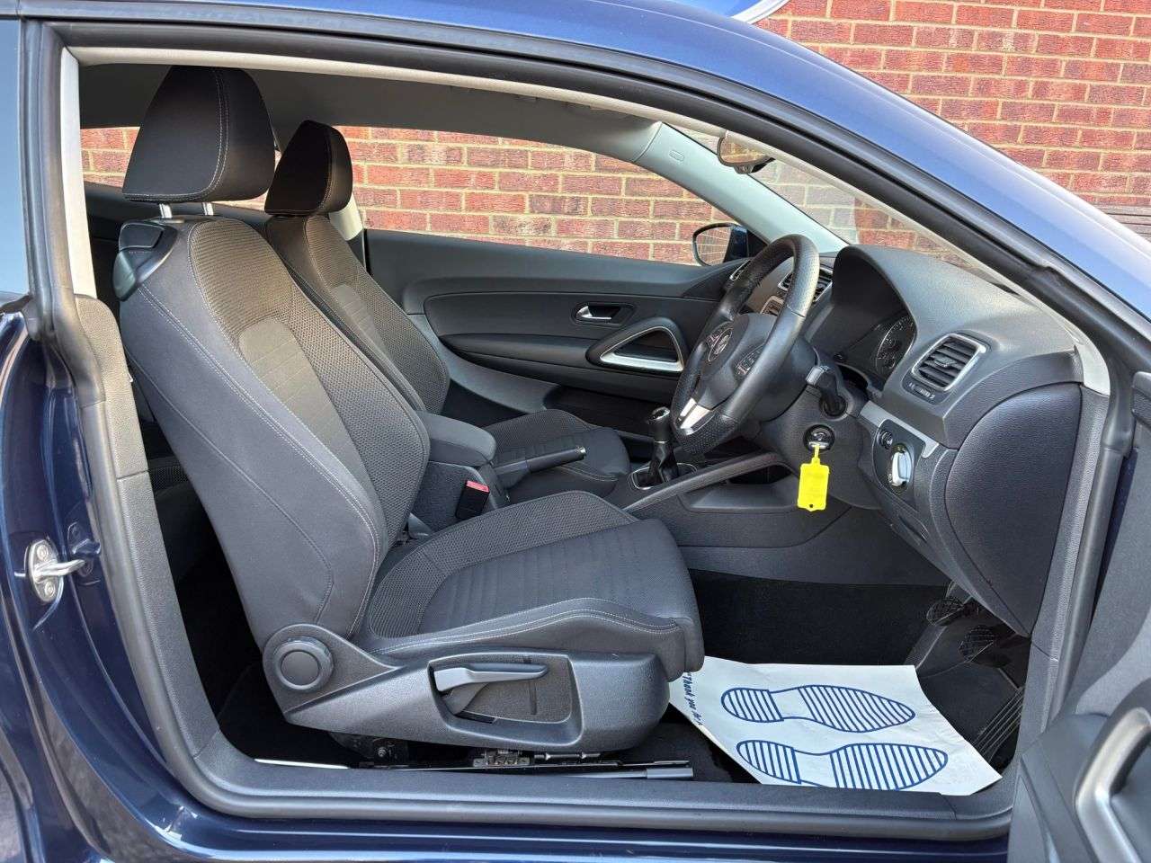 A 2012 VOLKSWAGEN SCIROCCO 2.0 TDI BlueMotion Tech Hatchback 3dr Diesel Manual Euro 5 (s/s) (Nav) (140 A 2012 VOLKSWAGEN SCIROCCO 2.0 TDI BlueMotion Tech Hatchback 3dr Diesel Manual Euro 5 (s/s) (Nav) (140
