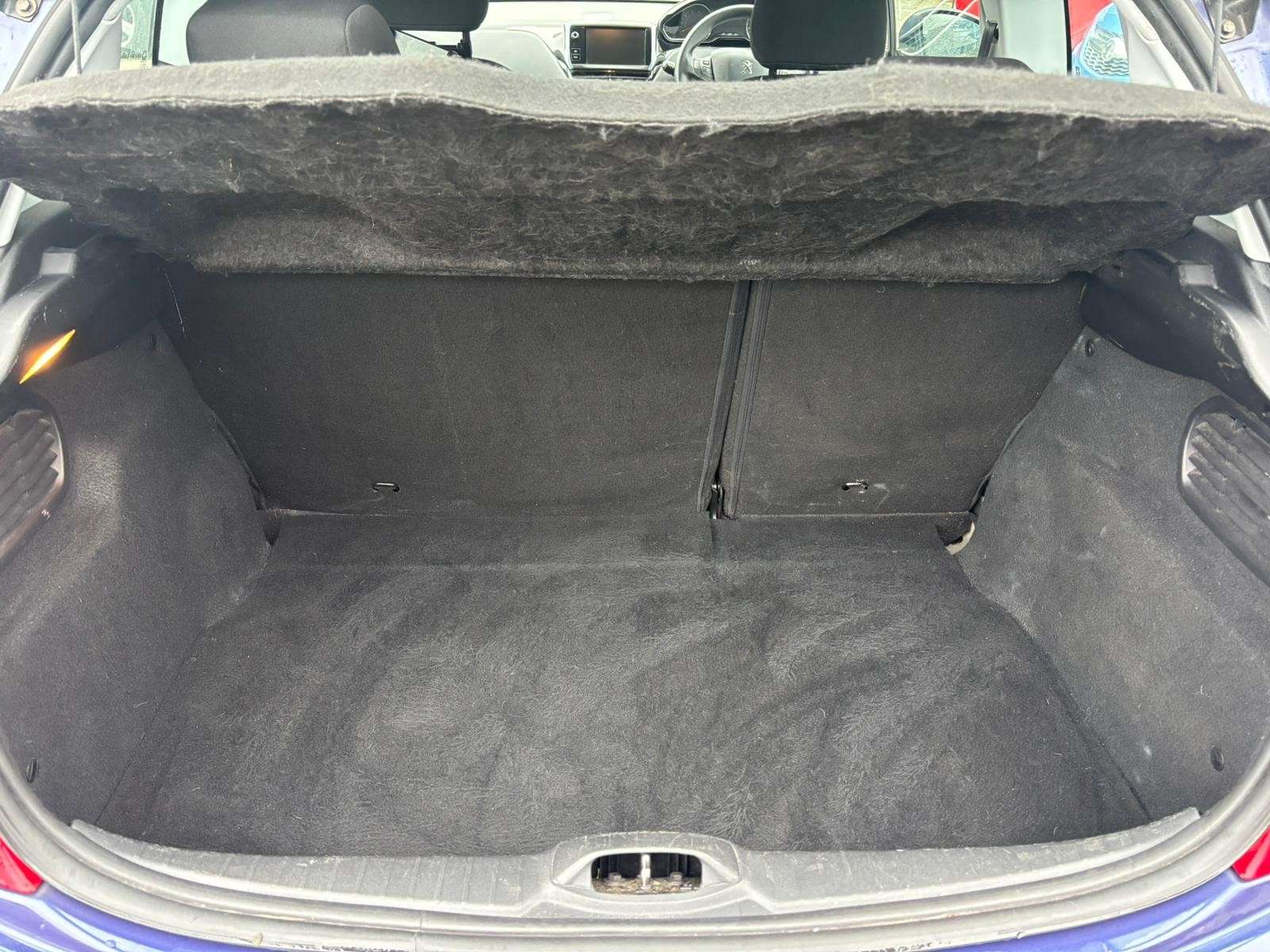 2015 PEUGEOT 208 2015 PEUGEOT 208