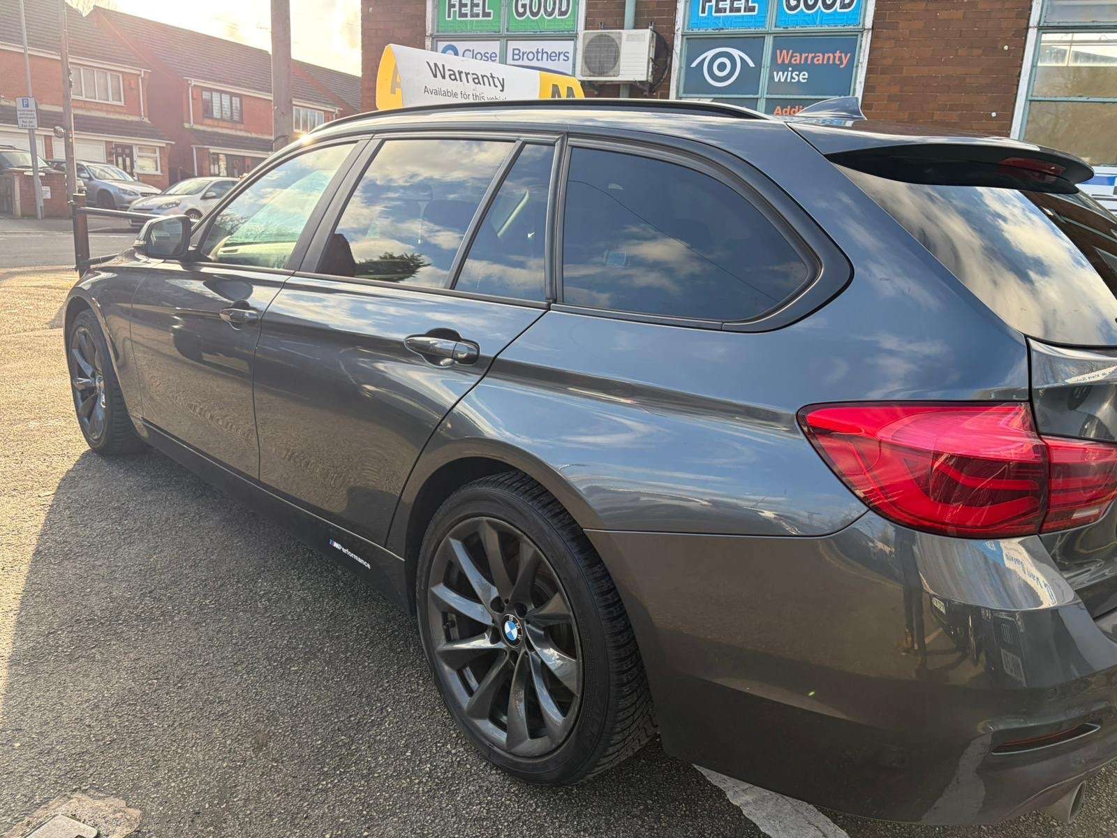 A 2016 BMW 3 SERIES 2.0 318d SE Touring 5dr Diesel Auto Euro 6 (s/s) (150 ps) A 2016 BMW 3 SERIES 2.0 318d SE Touring 5dr Diesel Auto Euro 6 (s/s) (150 ps)