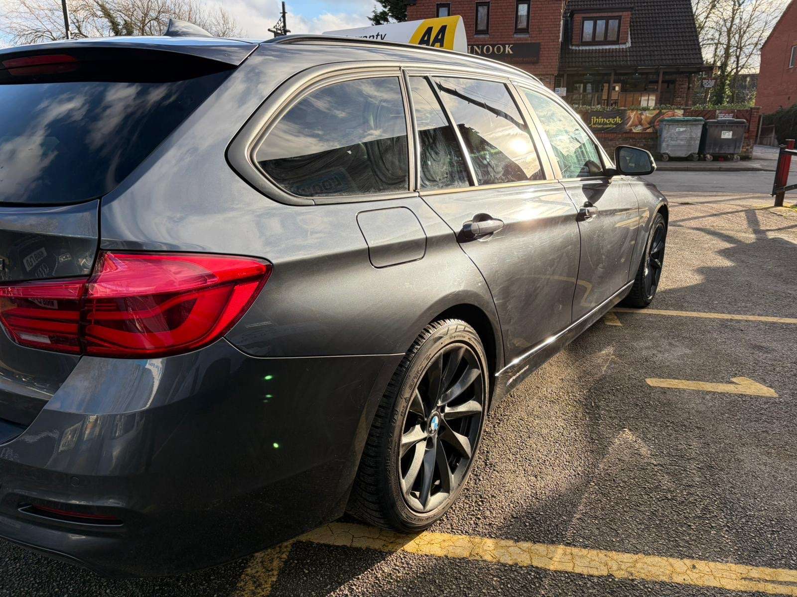 A 2016 BMW 3 SERIES 2.0 318d SE Touring 5dr Diesel Auto Euro 6 (s/s) (150 ps) A 2016 BMW 3 SERIES 2.0 318d SE Touring 5dr Diesel Auto Euro 6 (s/s) (150 ps)