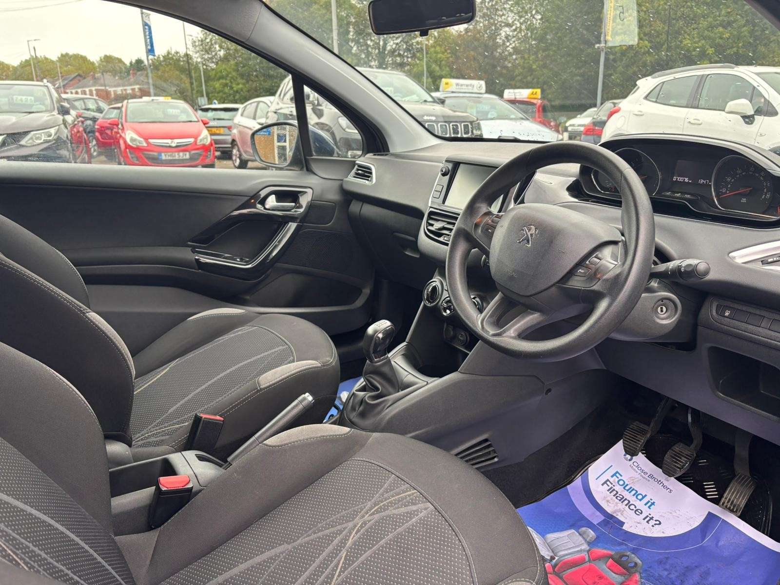 2015 PEUGEOT 208 2015 PEUGEOT 208