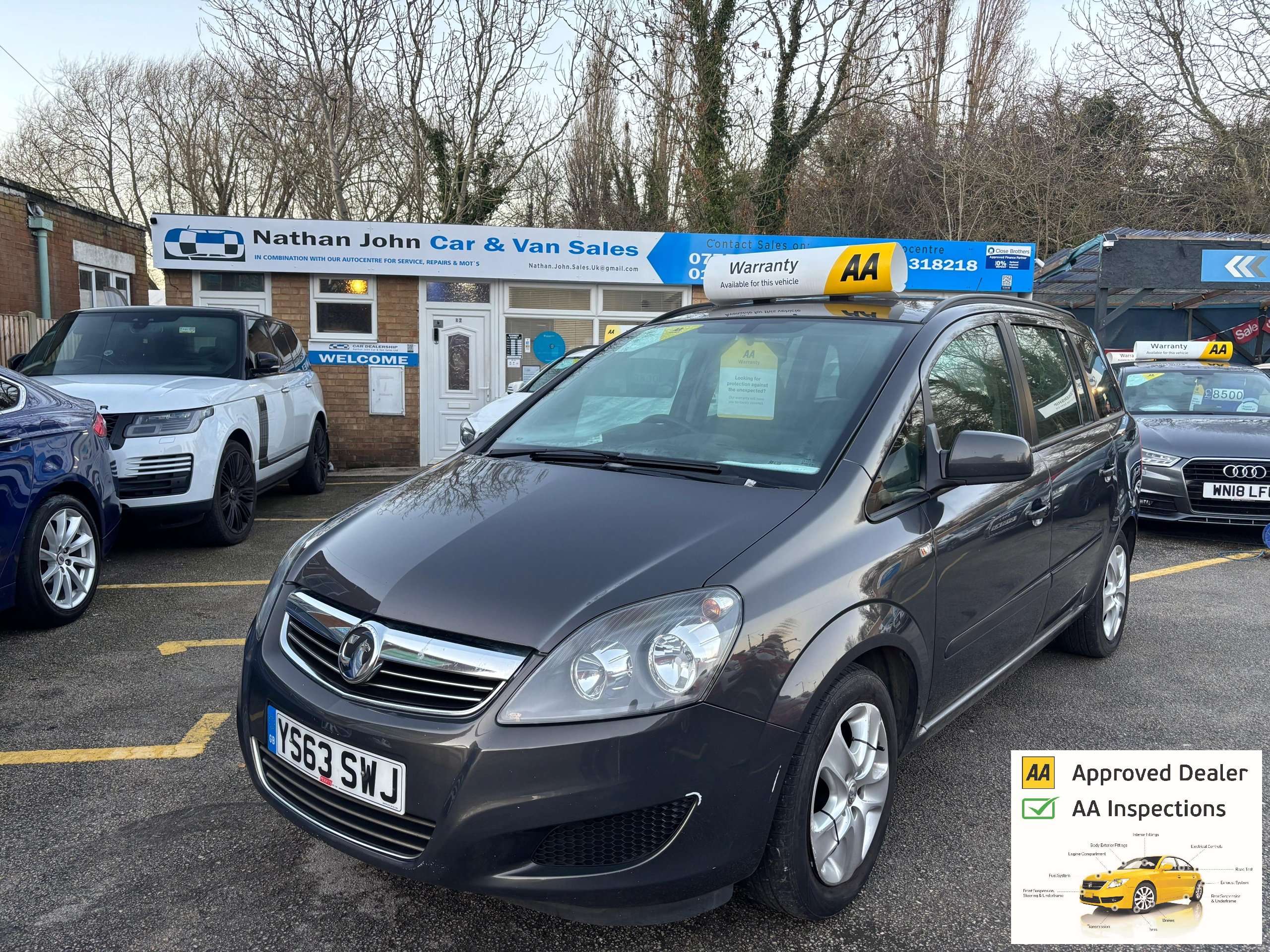 A 2013 VAUXHALL ZAFIRA 1.8 16V Exclusiv MPV 5dr Petrol Manual Euro 5 (120 ps) A 2013 VAUXHALL ZAFIRA 1.8 16V Exclusiv MPV 5dr Petrol Manual Euro 5 (120 ps)