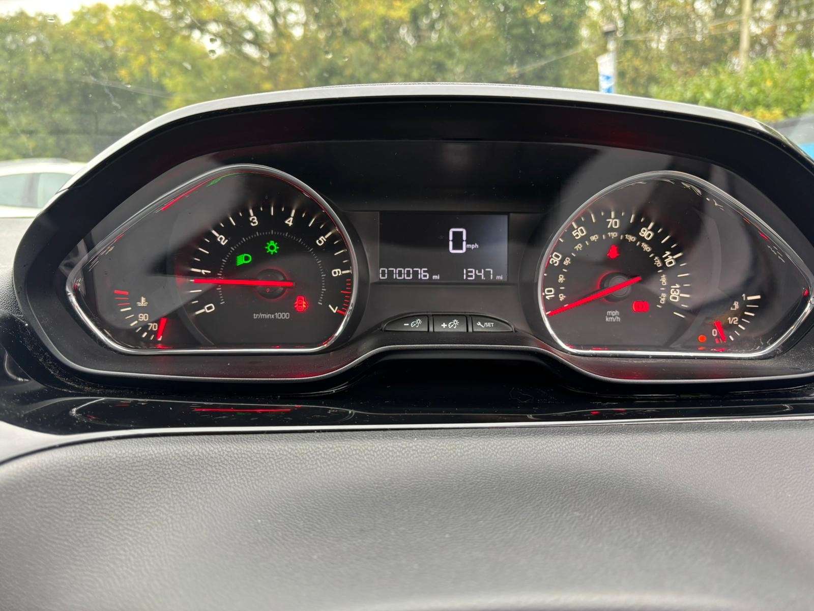 2015 PEUGEOT 208 2015 PEUGEOT 208