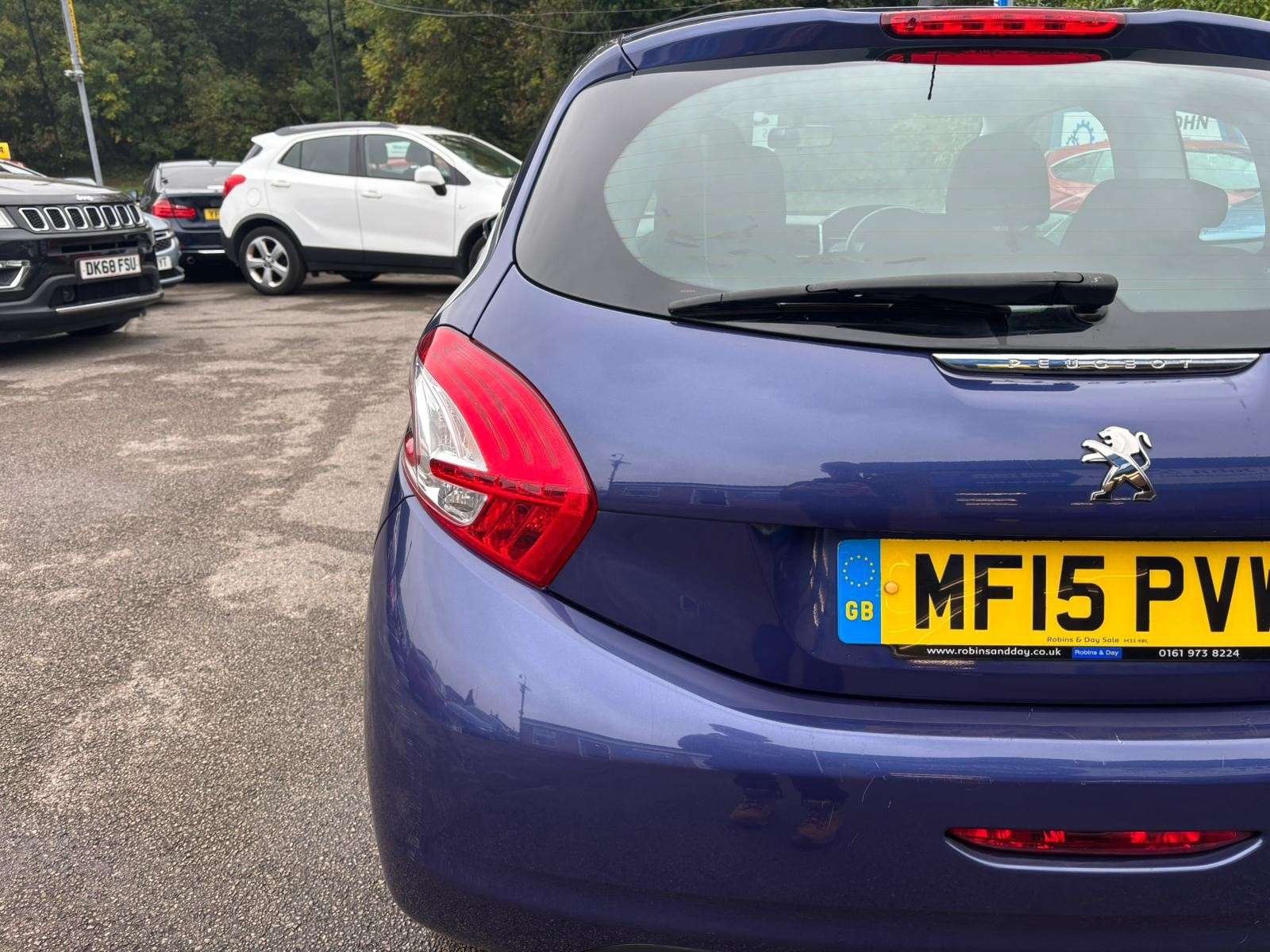 2015 PEUGEOT 208 2015 PEUGEOT 208