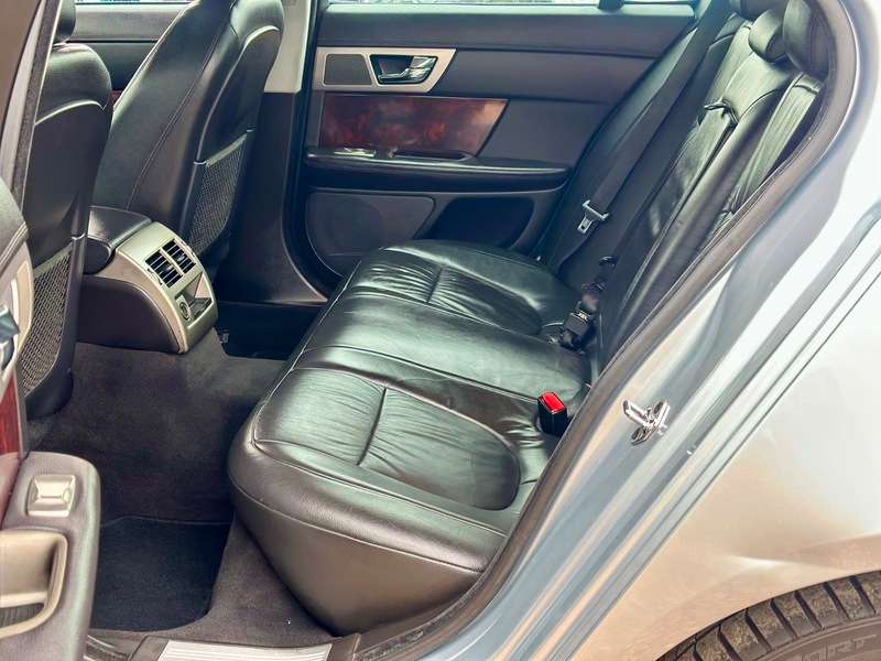 2010 JAGUAR XF 2010 JAGUAR XF