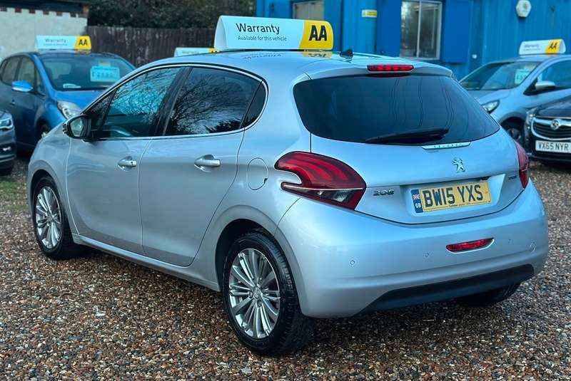 2015 PEUGEOT 208 2015 PEUGEOT 208